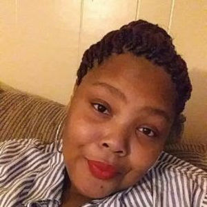 Meet your Posher, Ella